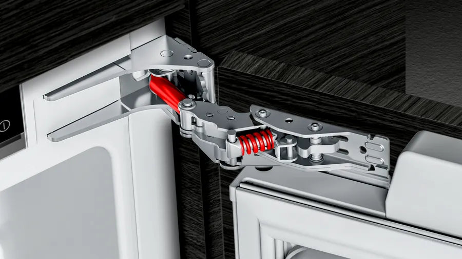 iQ700 built-in fridge 177.2 x 55.8 cm soft close flat hinge